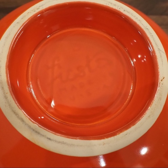 Vintage Fiesta red radioactive covered casserole - Picture 12 of 16